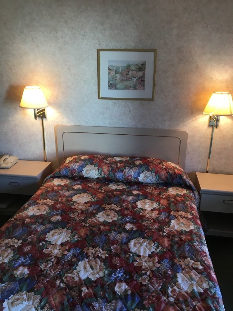 The Springwater Inn Ітака Екстер'єр фото